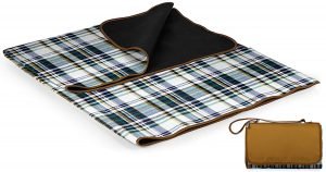 This large water resistant picnic blanket is perfect for picnics or outdoor events.